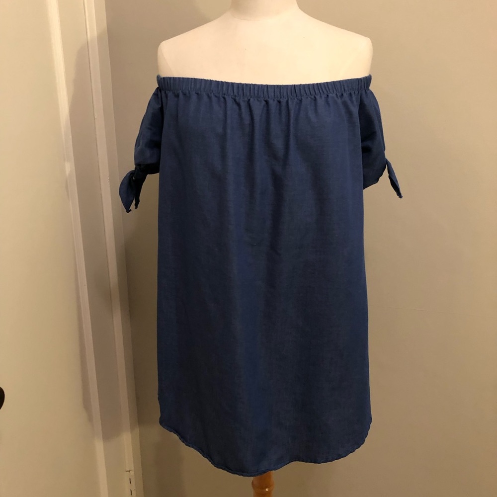 NWT chambray top